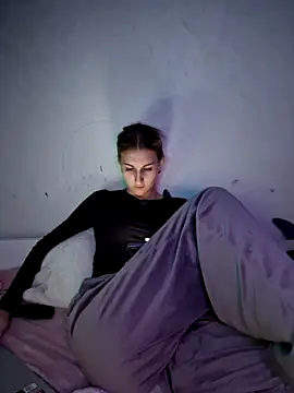 carolinakis  online show from March 4, 2026, 6:03 pm