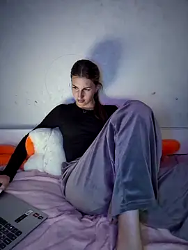 carolinakis  online show from March 10, 2026, 8:58 pm