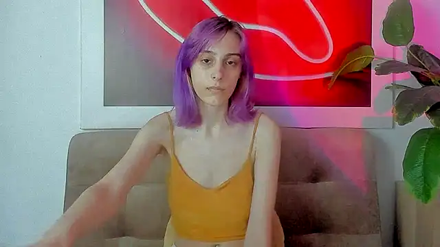MiilaGlow online show from May 3, 2026, 1:28 pm