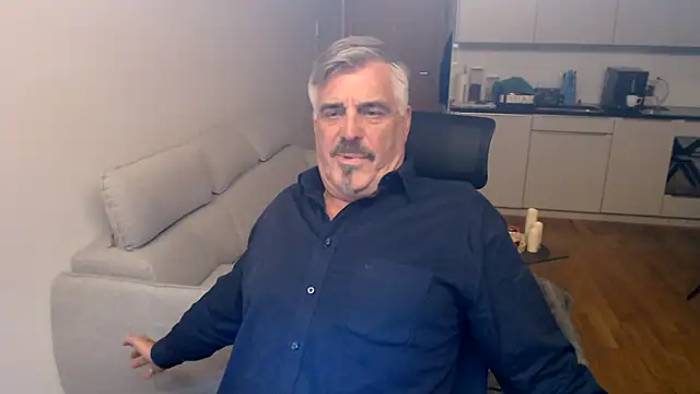 Buidapest online show from December 17, 2025, 10:38 pm