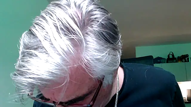 Buidapest online show from May 16, 2026, 6:43 am