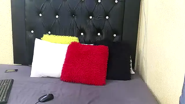 ButtcheeksXX online show from December 19, 2025, 12:23 pm