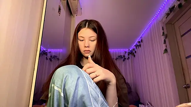 CutieSlim online show from December 19, 2025, 7:04 am