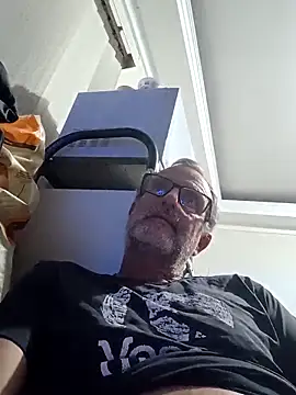 Snapshot of nard53 chatting on May 10, 2026, 10:59 pm nard53 online show from May 10, 2026, 10:59 pm