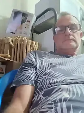 Snapshot of nard53 chatting on July 9, 2026, 11:31 pm nard53 online show from July 9, 2026, 11:31 pm