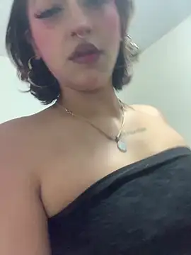 LilithMonette online show from May 6, 2026, 1:57 am