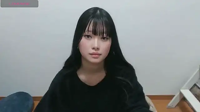 uki-japan online show from December 21, 2025, 12:01 pm