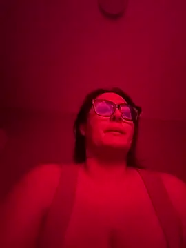 Snapshot of Melyss20 chatting on November 17, 2025, 6:08 am Melyss20 online show from November 17, 2025, 6:08 am