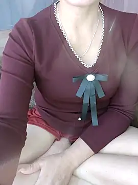 Lianlian68 online show from November 18, 2025, 12:20 pm