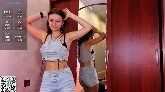 DevonaCasm online show from February 3, 2026, 1:15 am