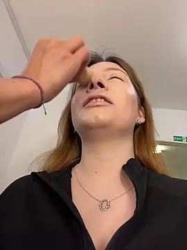 AmberRosewood online show from March 20, 2026, 4:28 am