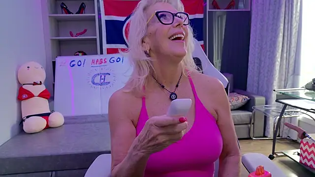 Snapshot of FitCougar chatting on May 8, 2026, 4:45 pm FitCougar online show from May 8, 2026, 4:45 pm