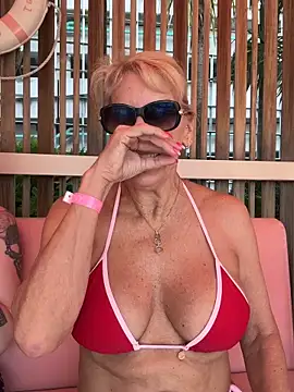 Snapshot of FitCougar chatting on May 13, 2026, 1:52 pm FitCougar online show from May 13, 2026, 1:52 pm