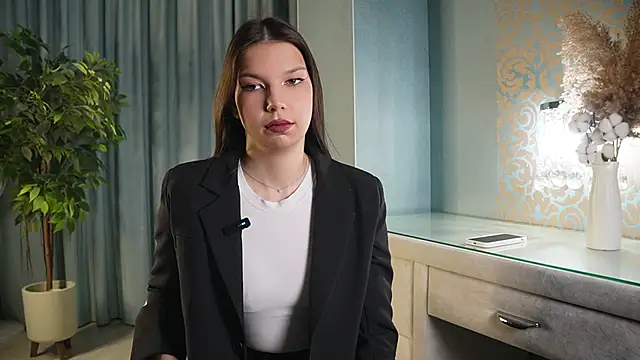 Snapshot of WendyArand chatting on November 18, 2025, 11:14 am WendyArand online show from November 18, 2025, 11:14 am