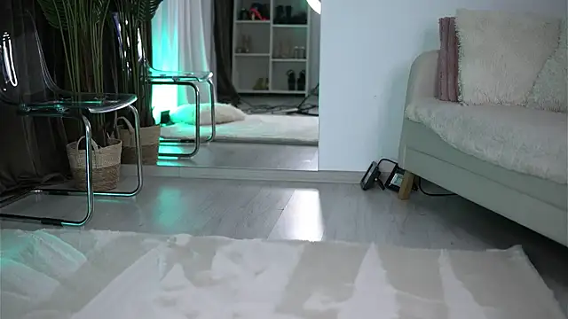 LuvCaprice online show from December 17, 2025, 9:37 am