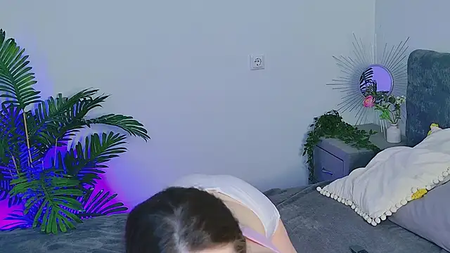 SilentLily online show from March 19, 2026, 6:17 am