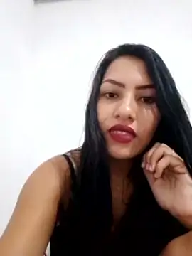 Snapshot of moreninhazinha chatting on November 18, 2025, 12:16 am moreninhazinha online show from November 18, 2025, 12:16 am