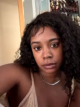 Snapshot of mochabayyxx chatting on November 17, 2025, 5:08 pm mochabayyxx online show from November 17, 2025, 5:08 pm