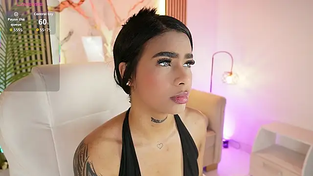 MeganLowell online show from December 3, 2025, 7:12 pm