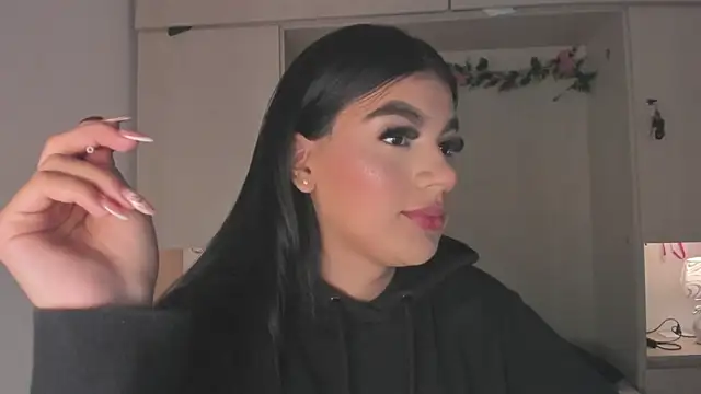 ShirleyJones  online show from December 19, 2025, 8:05 pm