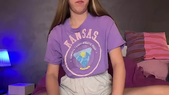 Martimartinaxx online show from July 6, 2026, 9:06 pm