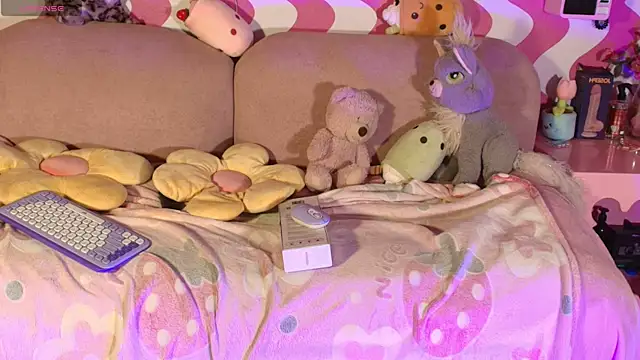 the girl with the red hai online show from January 9, 2026, 4:26 am