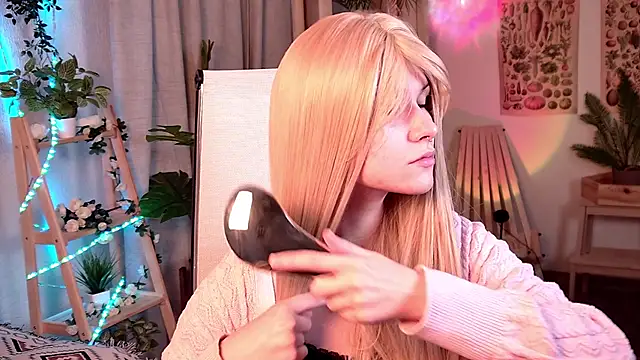 RickiOwens online show from January 16, 2026, 6:39 am