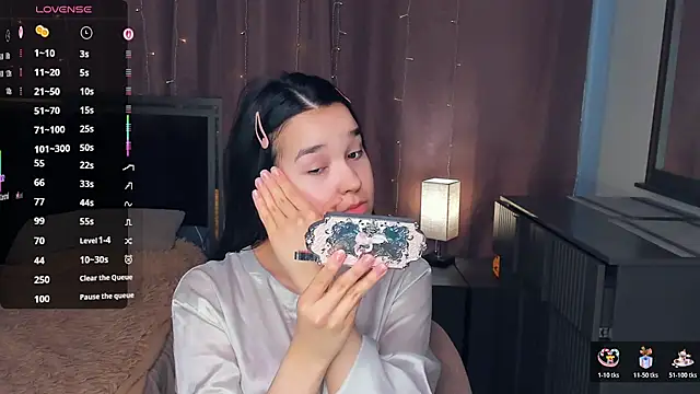 MeliaMelchiori online show from February 5, 2026, 9:36 am