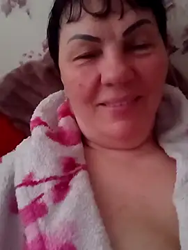 Snapshot of OliviaaSkyy chatting on April 3, 2026, 4:54 am OliviaaSkyy online show from April 3, 2026, 4:54 am