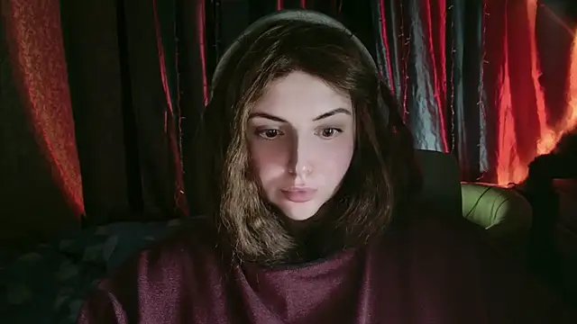 Snapshot of DaraSecret chatting on November 19, 2025, 9:04 pm DaraSecret online show from November 19, 2025, 9:04 pm