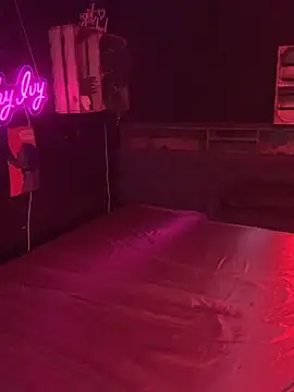 Shy-Ivy online show from February 1, 2026, 10:19 pm