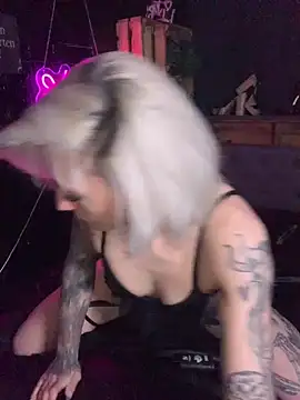 Shy-Ivy online show from April 21, 2026, 8:44 pm