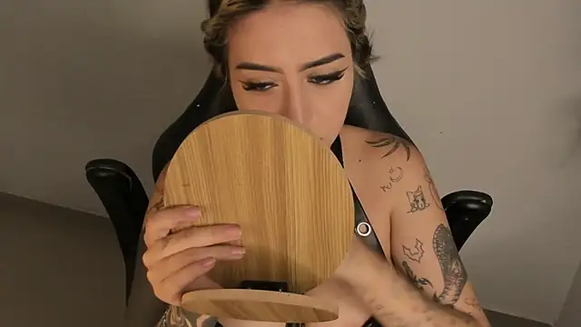 VeloraVyxen  online show from March 7, 2026, 1:30 pm