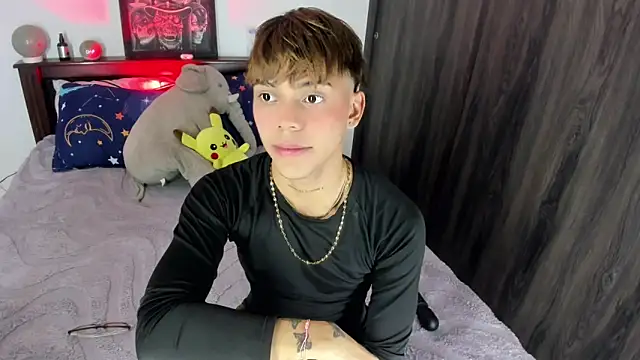 Snapshot of Jin_kougasaki chatting on November 18, 2025, 2:39 am Jin kougasaki online show from November 18, 2025, 2:39 am