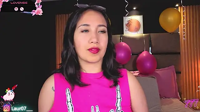 Snapshot of Lauroberts7 chatting on March 16, 2026, 3:45 am Lauroberts7 online show from March 16, 2026, 3:45 am