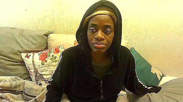 BrunetteNaomi8 online show from July 5, 2026, 8:16 pm