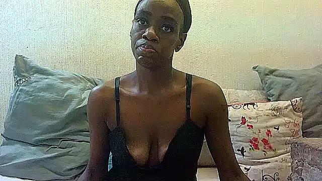 BrunetteNaomi8 online show from July 28, 2026, 9:36 pm