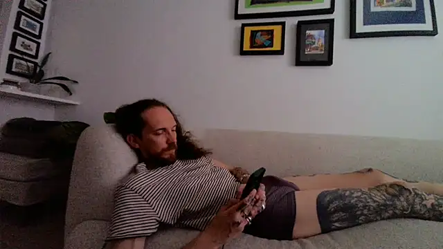 skinnytarzan89 online show from July 6, 2026, 7:27 pm