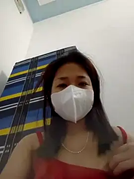 PamPii2x online show from May 12, 2026, 9:23 pm