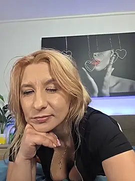 KaylinJan online show from June 5, 2026, 3:57 am