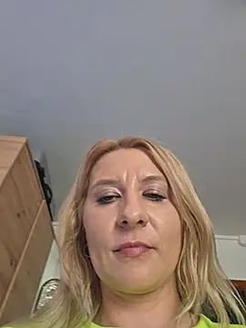 KaylinJan online show from June 8, 2026, 3:01 pm