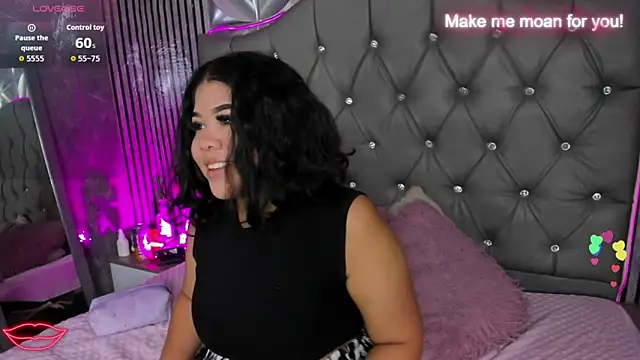 Snapshot of Amanda_Mooree chatting on May 22, 2026, 3:46 am Amanda Mooree online show from May 22, 2026, 3:46 am