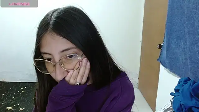 Nanylux online show from April 12, 2026, 3:11 am