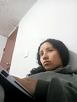 pettymoon1 online show from January 7, 2026, 2:36 am