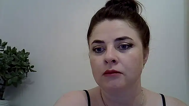 Darkroseq online show from June 30, 2026, 6:42 pm