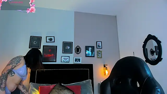 Snapshot of Annie_Petters chatting on December 5, 2025, 12:47 pm Annie Petters online show from December 5, 2025, 12:47 pm