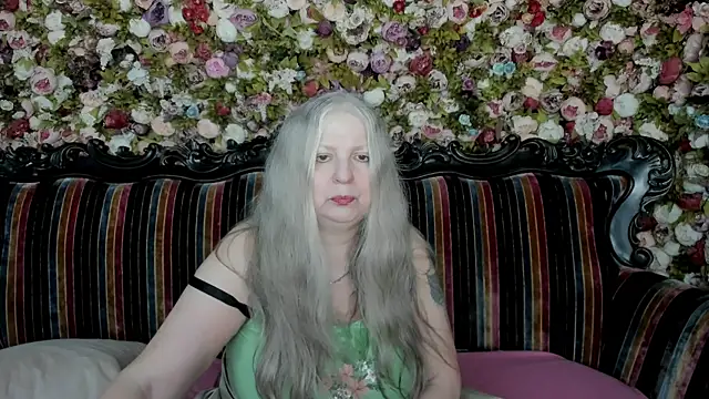 mariabelladonna online show from May 3, 2026, 9:21 pm