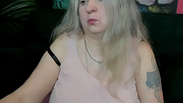 Snapshot of mariabelladonna chatting on May 15, 2026, 11:45 pm mariabelladonna online show from May 15, 2026, 11:45 pm