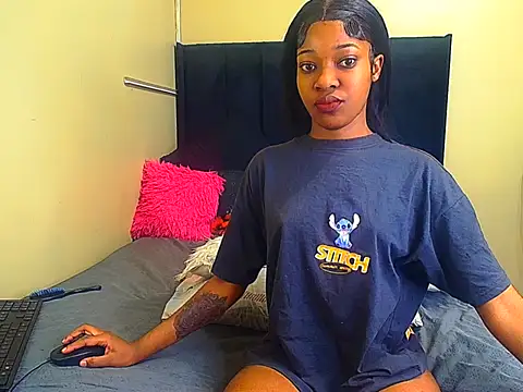 Snapshot of LisaBluexxx1 chatting on May 10, 2026, 9:25 am LisaBluexxx1 online show from May 10, 2026, 9:25 am