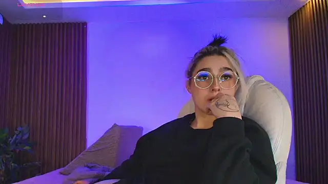 GabyRose9 online show from February 25, 2026, 7:23 pm